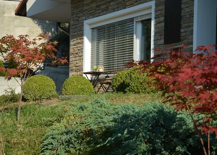 Maple Place