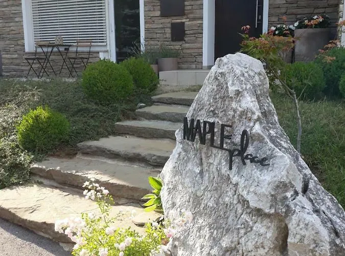 Maple Place