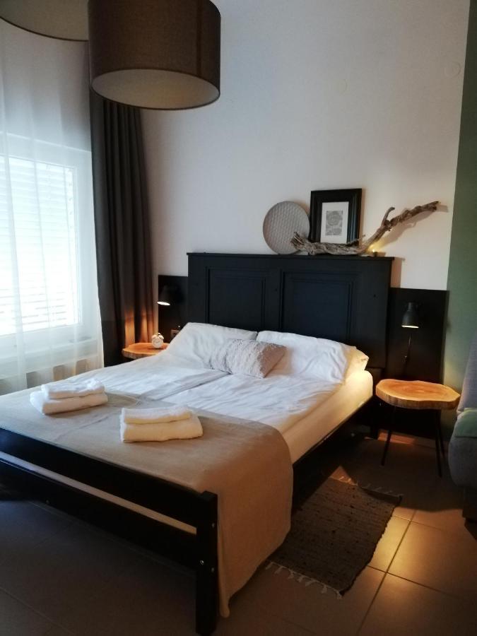 Maple Place Pivka